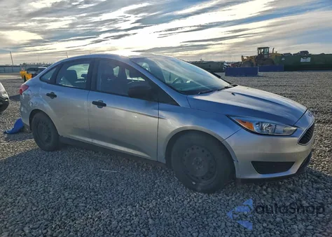 2018 Ford Focus S z USA, uszkodzony, nr VIN 1FADP3E27JL271619